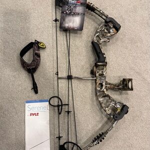 SereneLife Men's Camo Compound Bow with Wrist Release